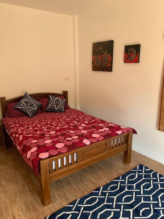 Sunray Guesthouse สุนันท์บ้านพักริมคลอง Uthai Thani Exterior foto